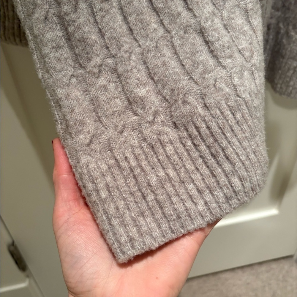 H&M Light Gray Cable Knit Button-Up Cardigan - Picture 5 of 7